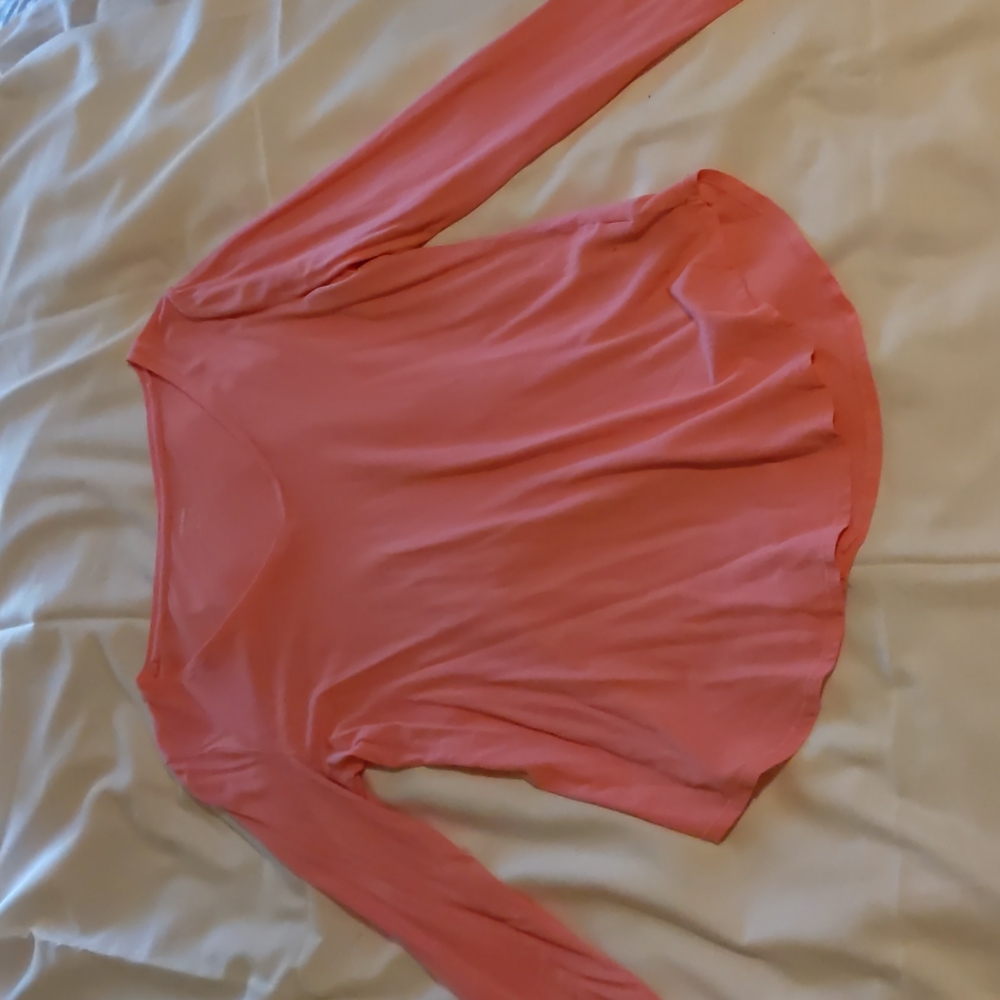 Long sleeve V-neck T-shirt